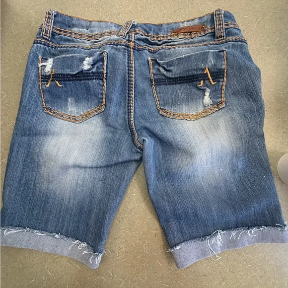 Almost Famous Distressed Blue Jean Shorts - Picture 3 of 4